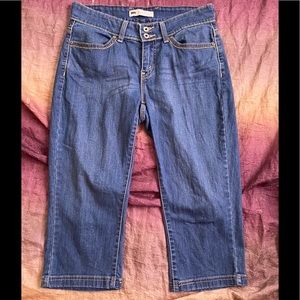 Levi’s Capri Jeans